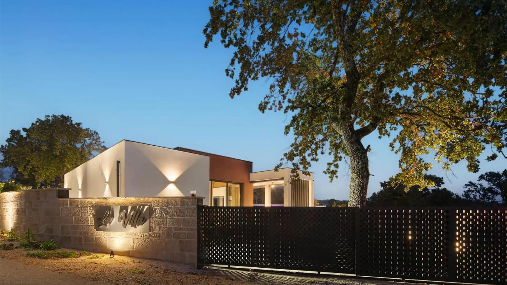 Nice Home In Brajkovici With Kitchen